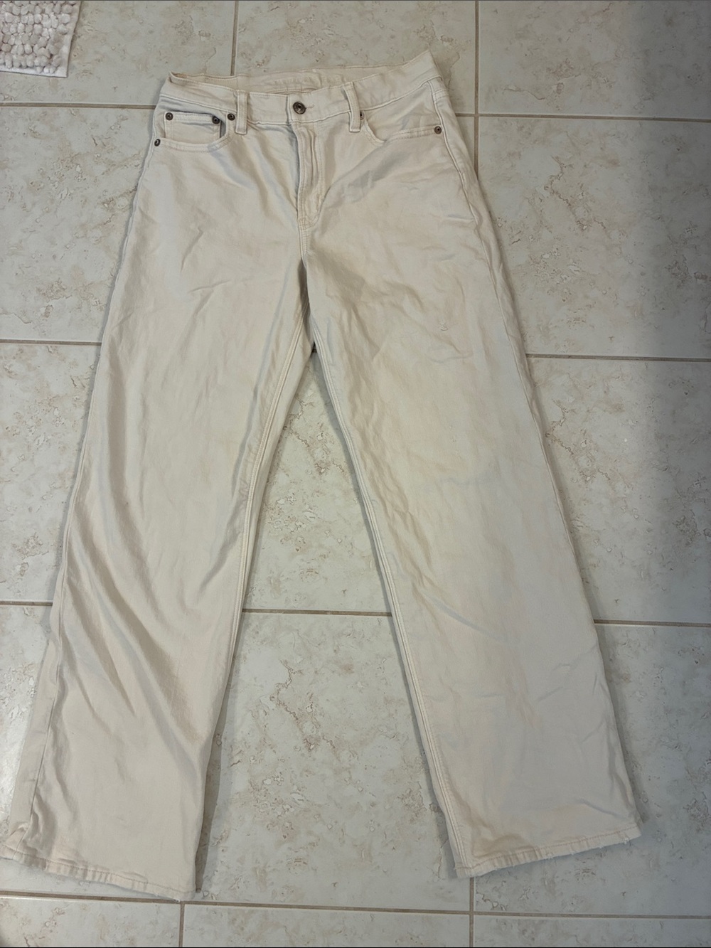 American Eagle Cream Stretch Jeans